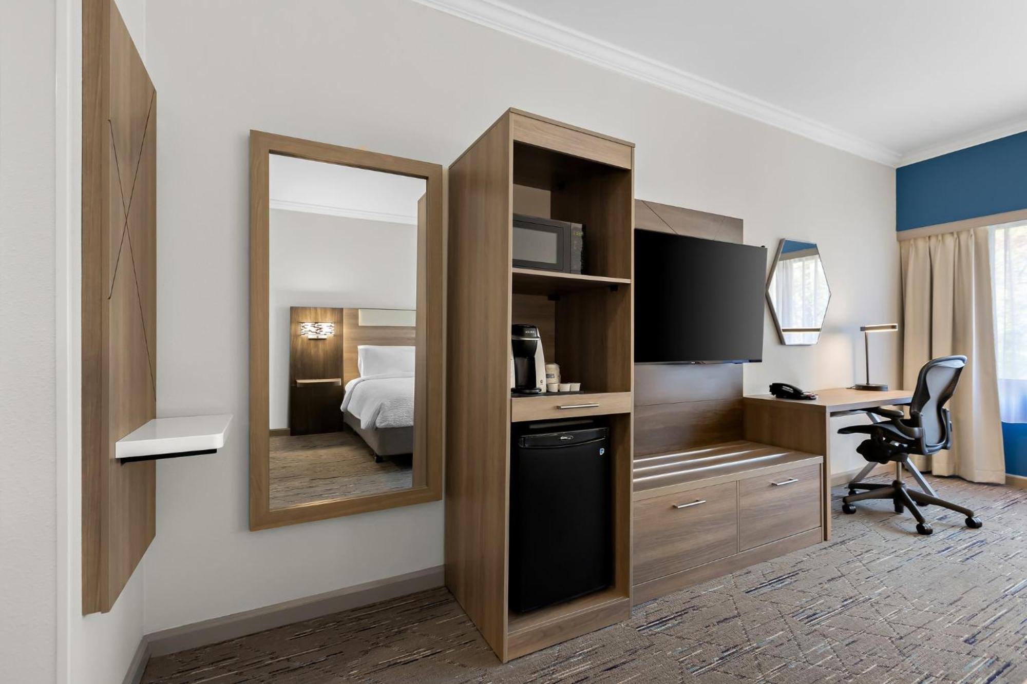 Hotel Express Princeton Southeast By Ihg 3*